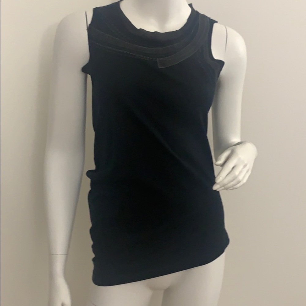 Barbara bui black cotton top w/front embroidery